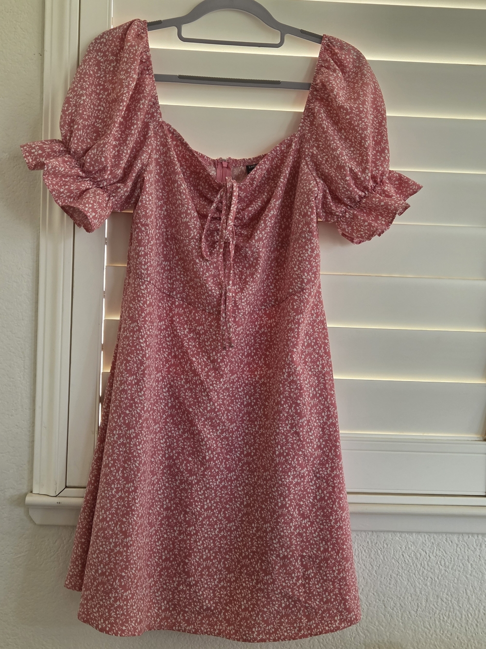 SHEIN Rose-Pink Floral Puff Sleeve Mini Dress